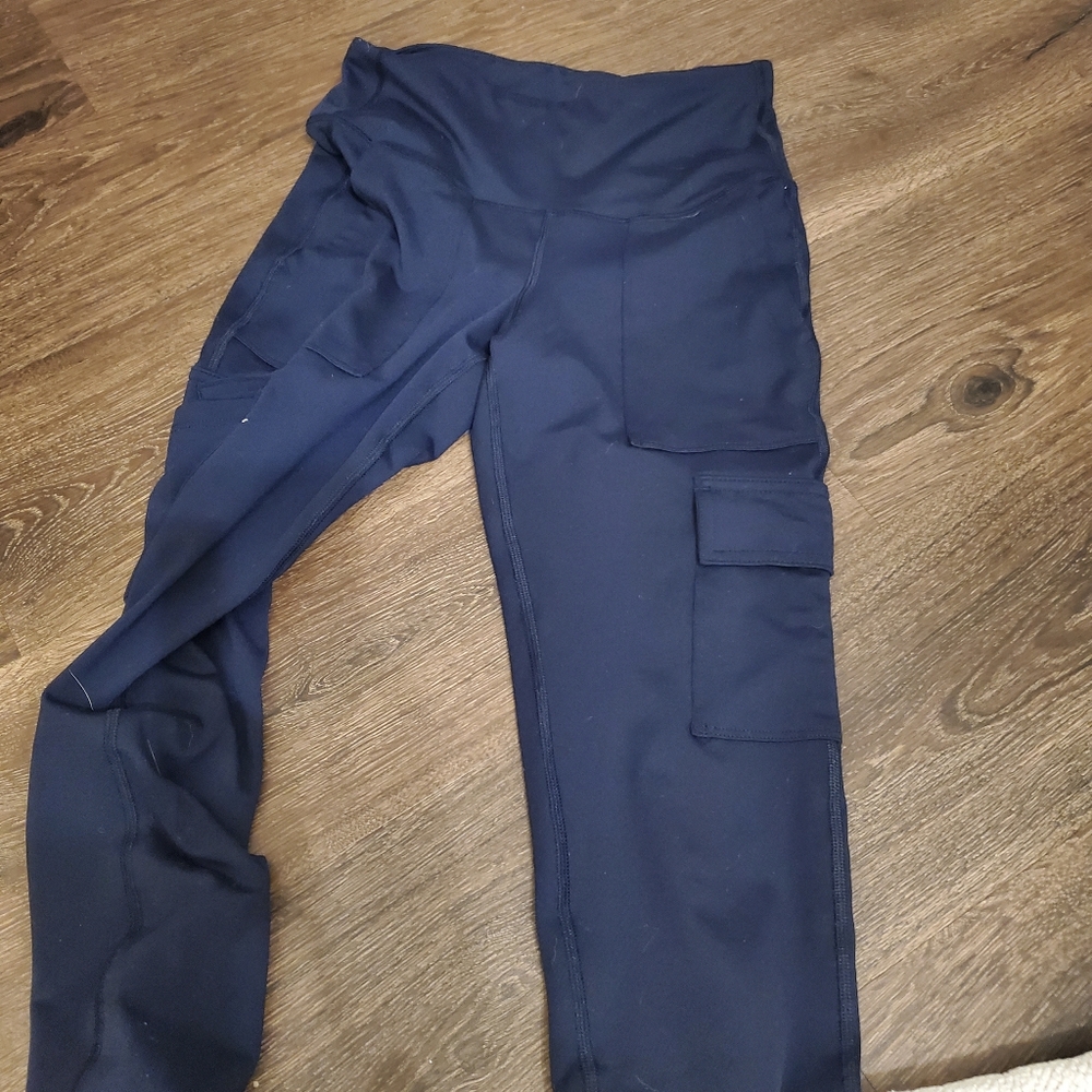 Like New Cargo yoga pants